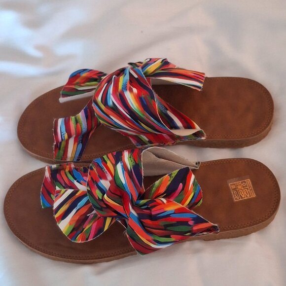 Cute Colorful Fabric Sandals - Picture 2 of 5